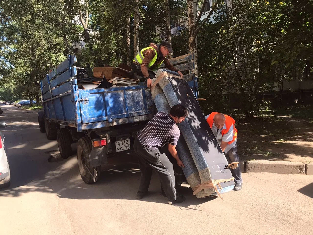 Профессиональный вывоз крупногабаритного мусора в Дагестанских Огнях в октябре
