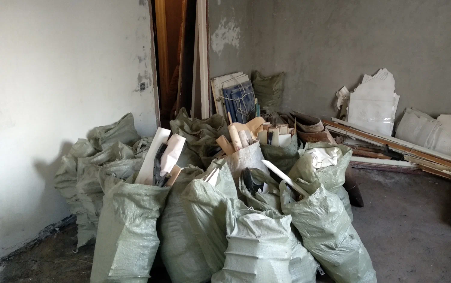 Уборка строительного мусора с вывозом и утилизацией в Дагестанских Огнях в октябре